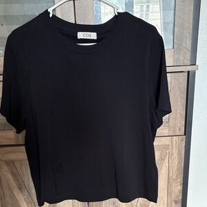 COS clean cut Women's Classic Black Short Sleeve Tee